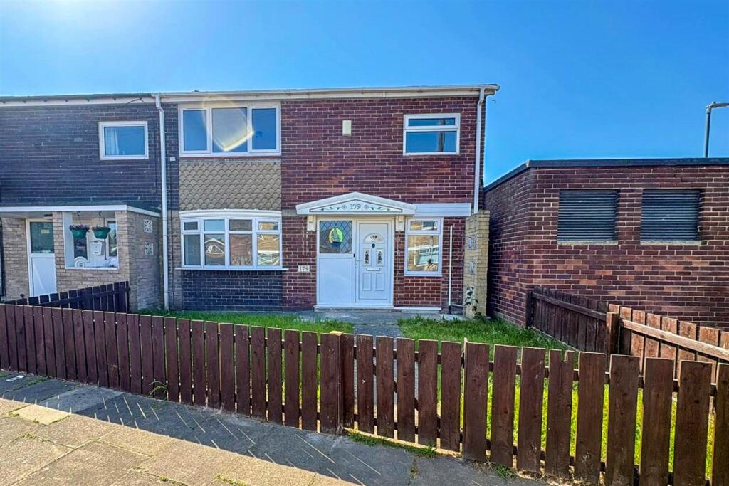 4 bed End of Terrace for rent in Cleadon. From Andrew Craig - South Shields 4 bed End of Terrace for rent in Cleadon. From Andrew Craig - South Shields