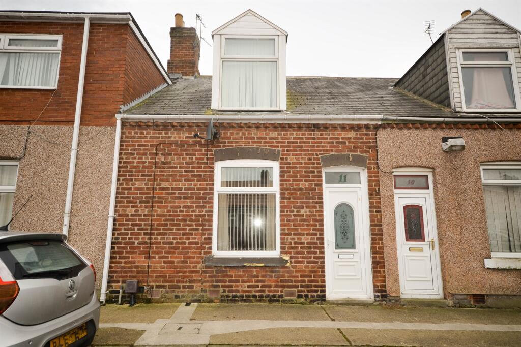 2 bed Mid Terraced House for rent in Seaton. From Andrew Craig - Sunderland