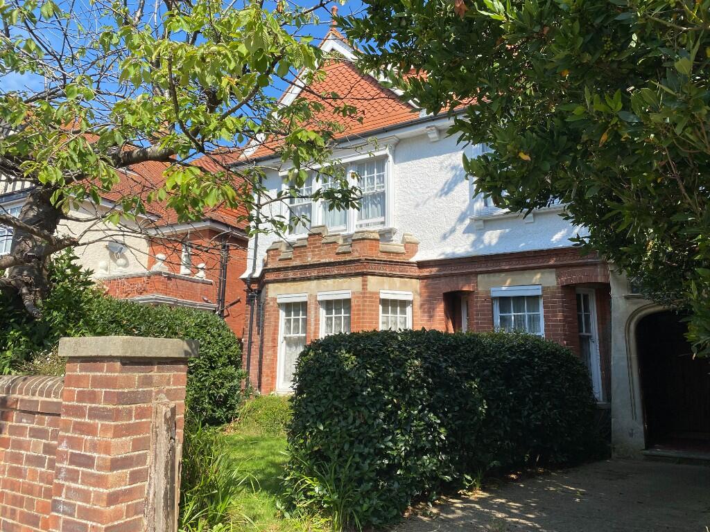 3 bed 1st Floor Flat for rent in Eastbourne. From Equity Residential Limited - Eastbourne