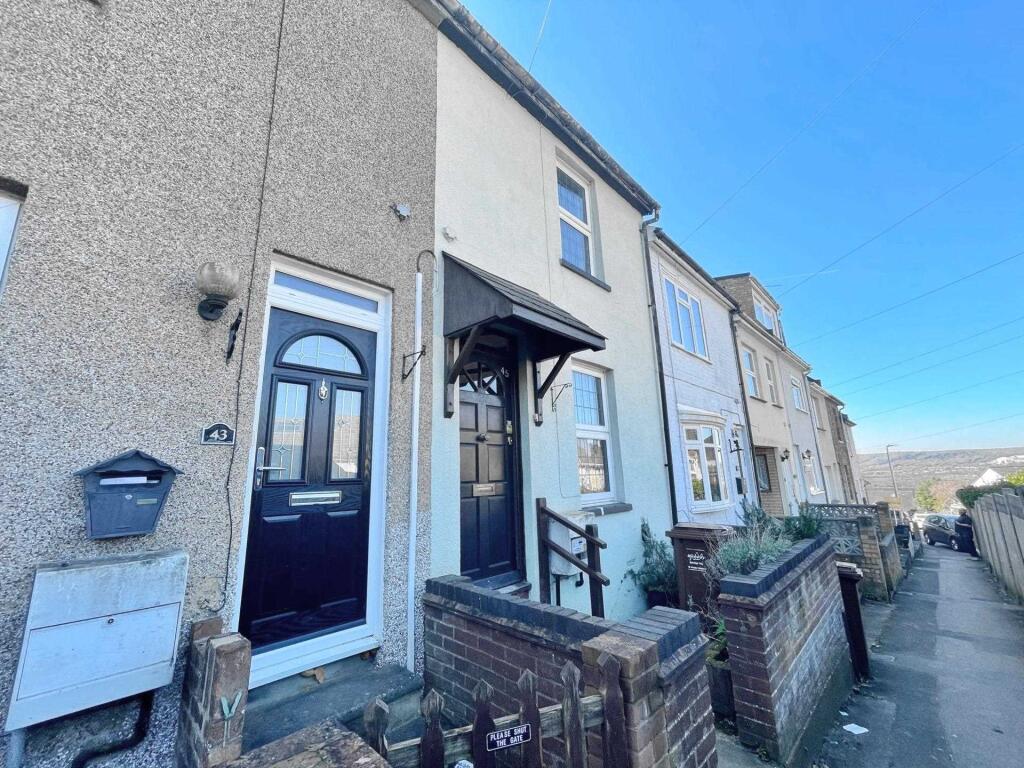 2 bed Mid Terraced House for rent in Rochester. From Evolution Estates Ltd - Rochester 2 bed Mid Terraced House for rent in Rochester. From Evolution Estates Ltd - Rochester