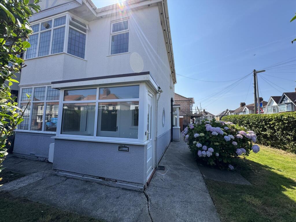 3 bed Semi Detached for rent in Blackpool. From Farrell Heyworth - Fylde Coast 3 bed Semi Detached for rent in Blackpool. From Farrell Heyworth - Fylde Coast