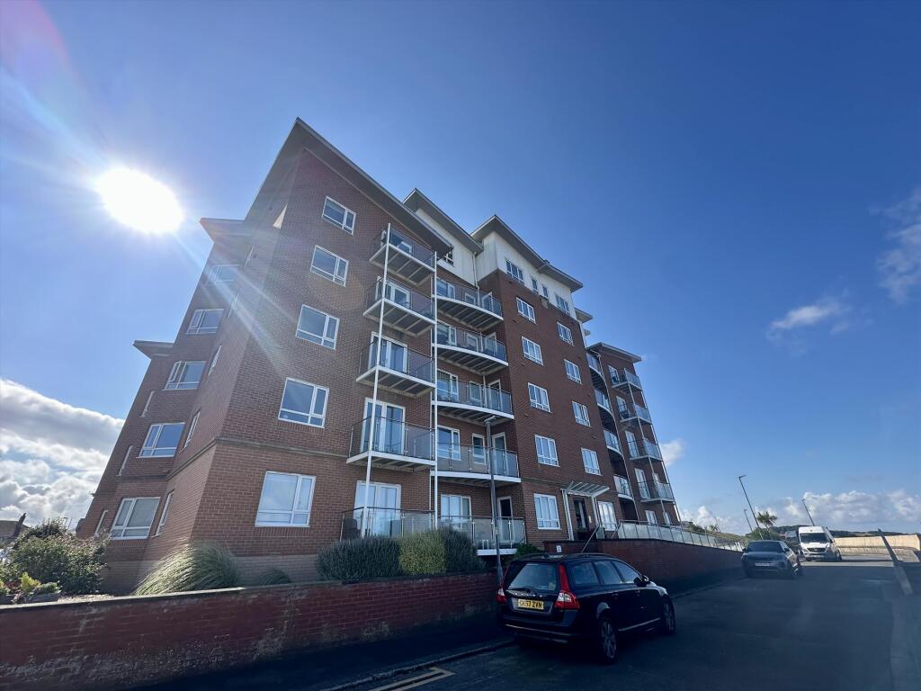 2 bed 1st Floor Flat for rent in Morecambe. From Farrell Heyworth - Morecambe
