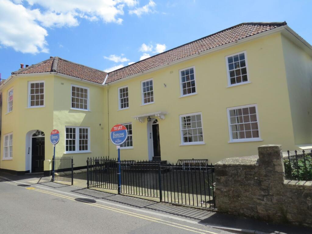 3 bed 1st Floor Flat for rent in Axbridge. From Farrons - Winscombe