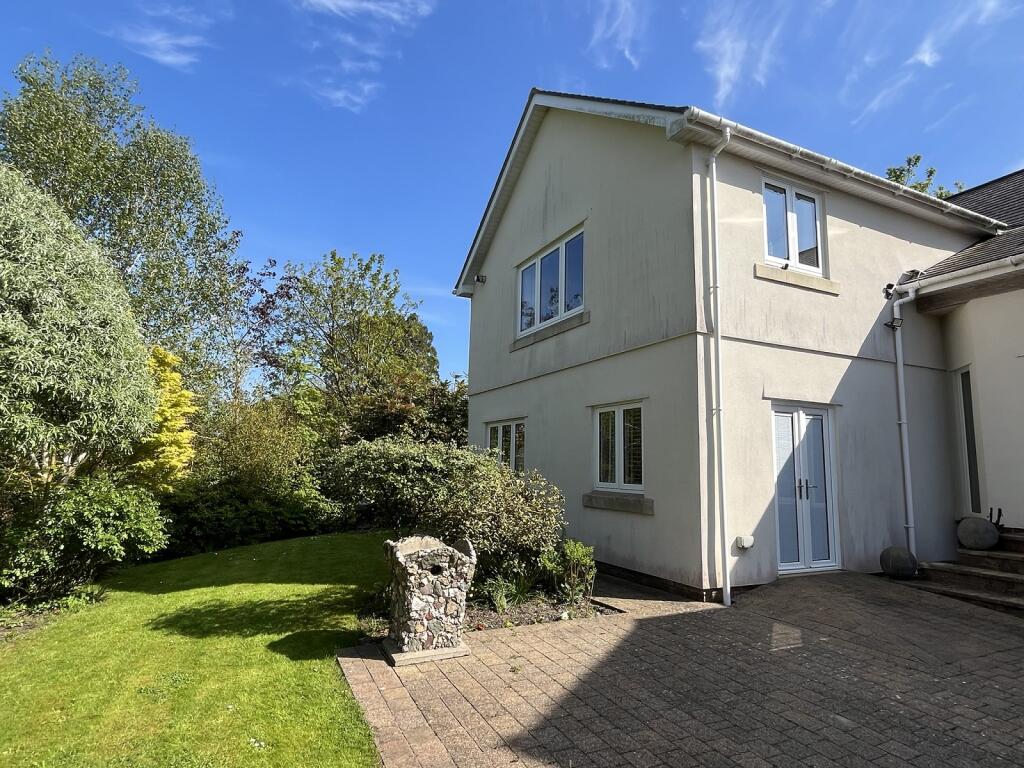 1 bed 1st Floor Flat for rent in Weare. From Farrons - Winscombe