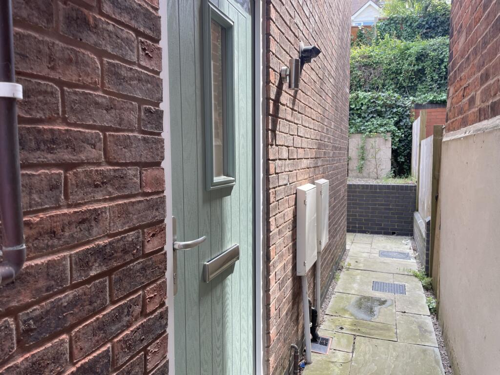 1 bed 1st Floor Flat for rent in Whittington. From Fisher German - Worcester