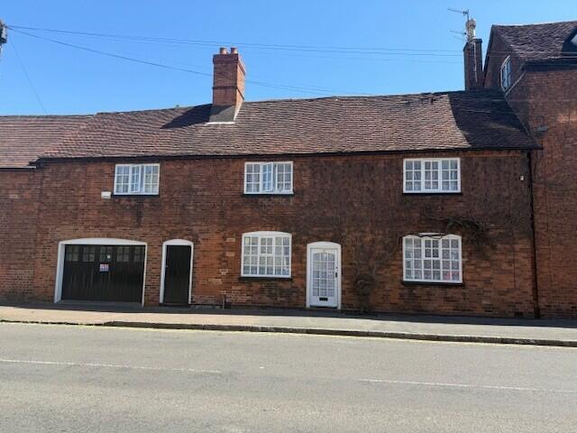4 bed Mid Terraced House for rent in Coleshill. From Fisher German - Worcester