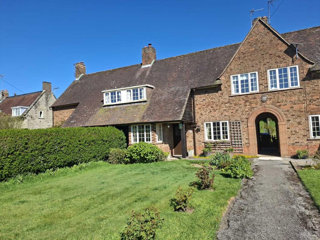 3 bed Mid Terraced House for rent in Mapleton. From Fisher German - Worcester