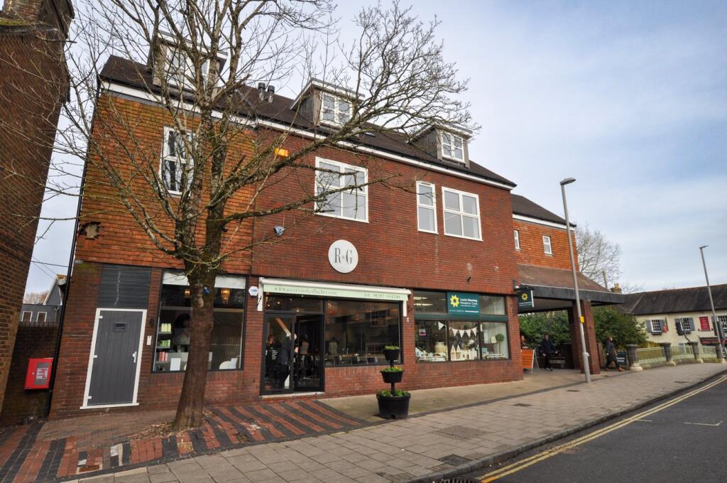 1 bed Block for rent in Wimborne Minster. From Fisks - Wimborne