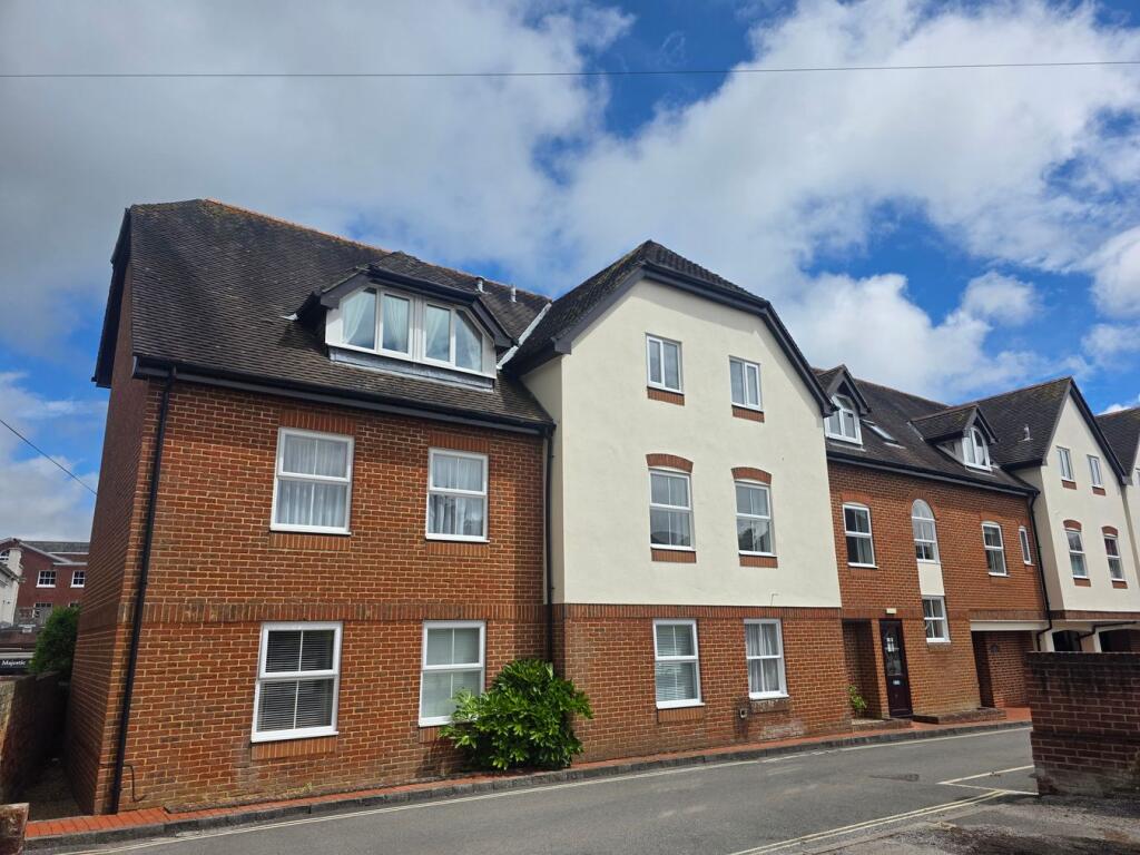 2 bed House (unspecified) for rent in Wimborne Minster. From Fisks - Wimborne