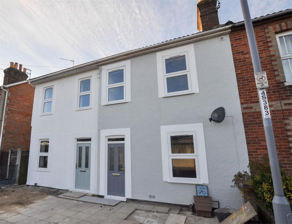 3 bed Mid Terraced House for rent in Wimborne Minster. From Fisks - Wimborne