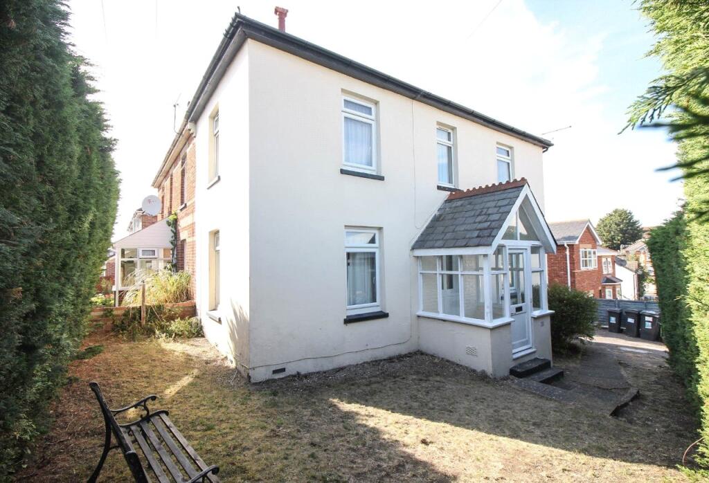 4 bed Detached for rent in Bournemouth. From Frost & Co Estate Agents - Bournemouth