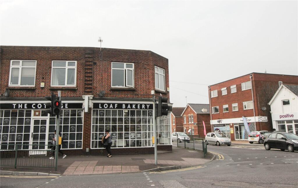 3 bed Apartment for rent in Bournemouth. From Frost & Co Estate Agents - Bournemouth