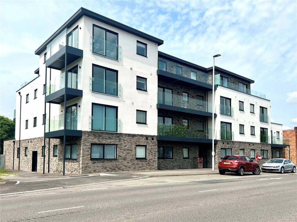 2 bed Apartment for rent in Poole. From Frost & Co Estate Agents - Bournemouth