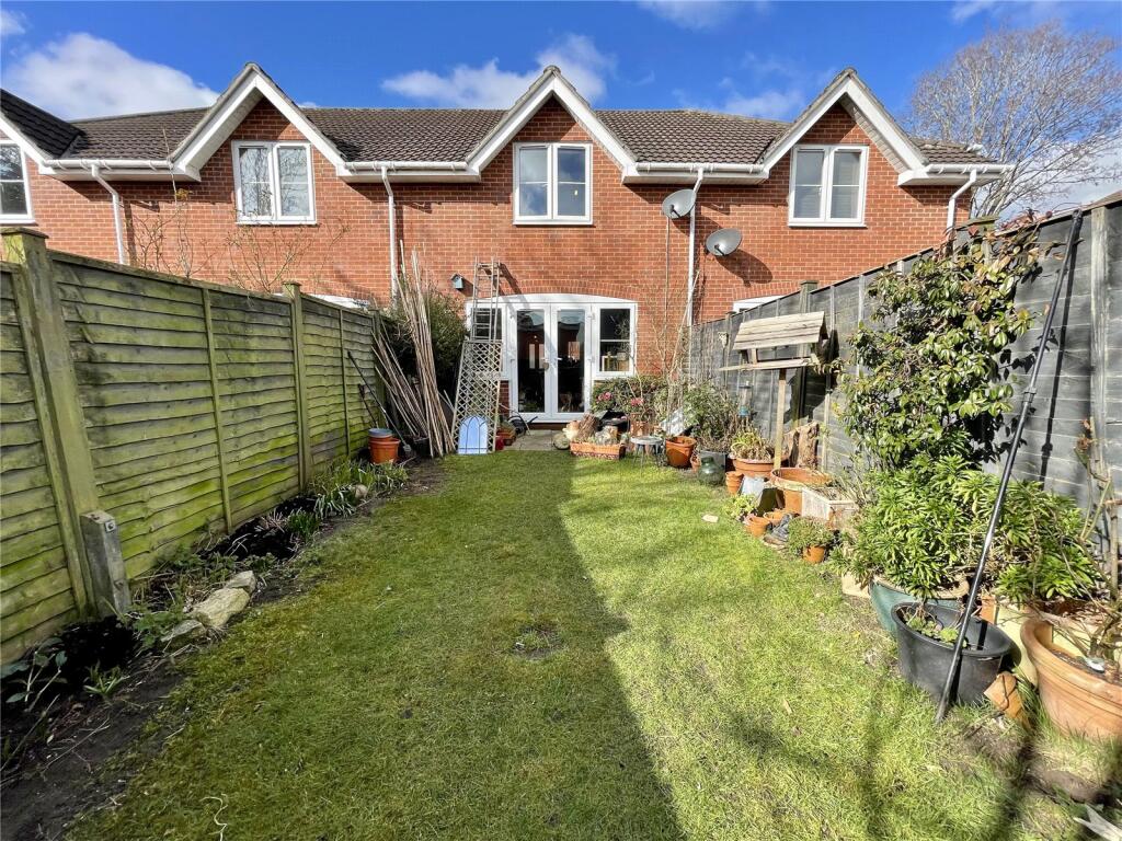 2 bed Mid Terraced House for rent in Bournemouth. From Frost & Co Estate Agents - Bournemouth