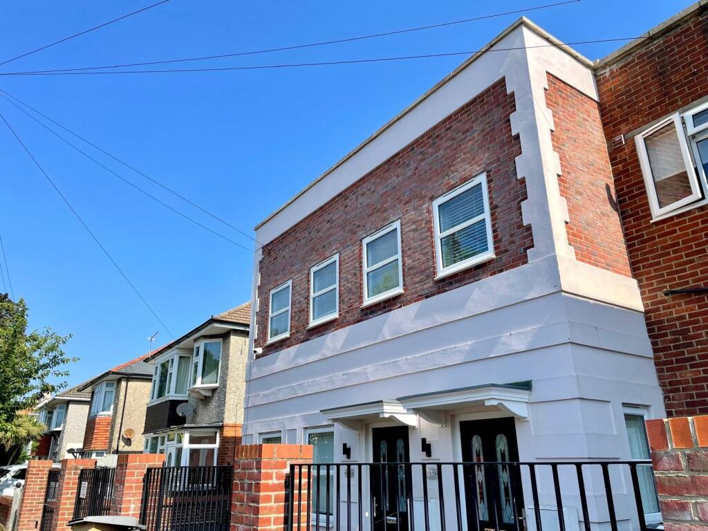 2 bed Apartment for rent in West Parley. From Frost & Co Estate Agents - Bournemouth 2 bed Apartment for rent in West Parley. From Frost & Co Estate Agents - Bournemouth