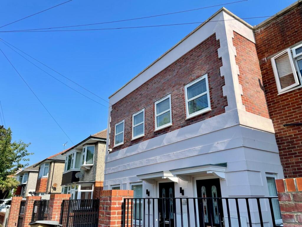 2 bed 1st Floor Flat for rent in West Parley. From Frost & Co Estate Agents - Bournemouth