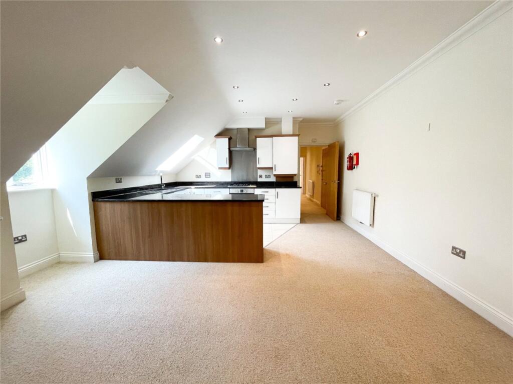 2 bed Apartment for rent in Bournemouth. From Frost & Co Estate Agents - Bournemouth