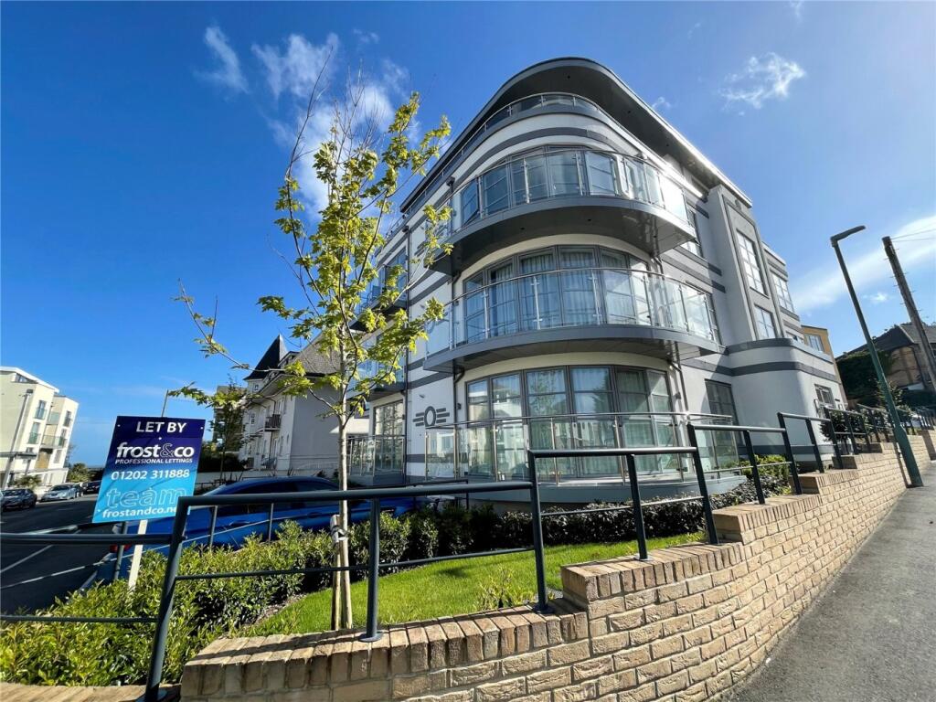 2 bed Penthouse for rent in Bournemouth. From Frost & Co Estate Agents - Bournemouth