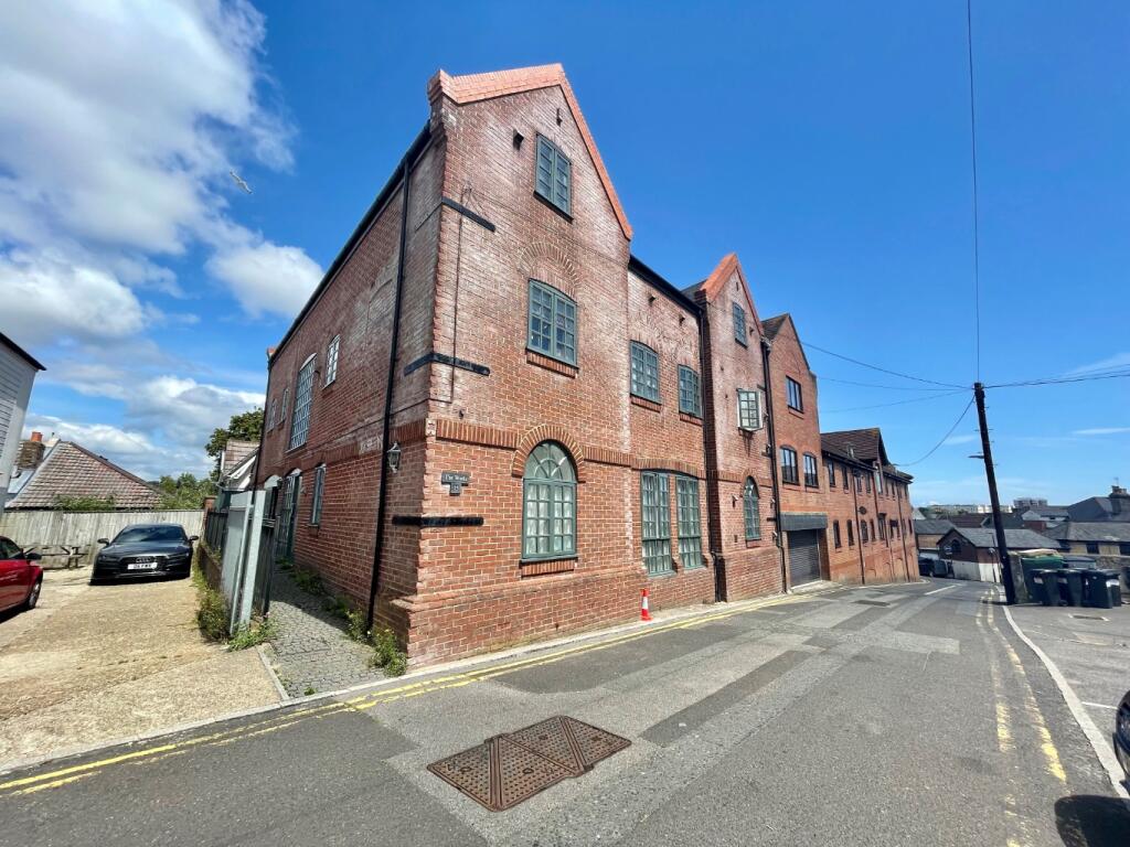 1 bed Apartment for rent in Bournemouth. From Frost & Co Estate Agents - Bournemouth 1 bed Apartment for rent in Bournemouth. From Frost & Co Estate Agents - Bournemouth