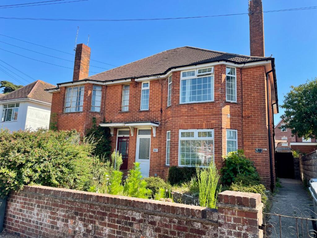 2 bed 1st Floor Flat for rent in Bournemouth. From Frost & Co Estate Agents - Bournemouth