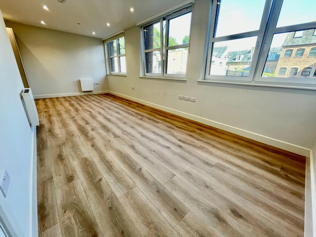 2 bed 1st Floor Flat for rent in Bournemouth. From Frost & Co Estate Agents - Bournemouth