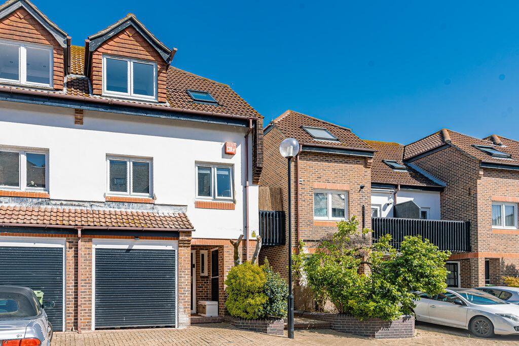 4 bed Town House for rent in Portsmouth. From Fry & Kent - Southsea