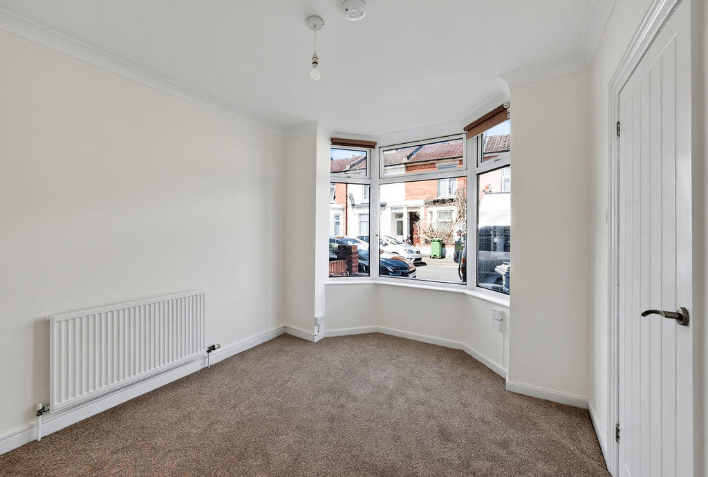 2 bed Mid Terraced House for rent in Portsmouth. From Fry & Kent - Southsea 2 bed Mid Terraced House for rent in Portsmouth. From Fry & Kent - Southsea