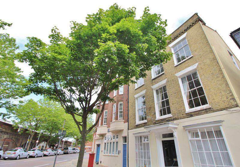 2 bed Apartment for rent in Portsmouth. From Fry & Kent - Southsea 2 bed Apartment for rent in Portsmouth. From Fry & Kent - Southsea