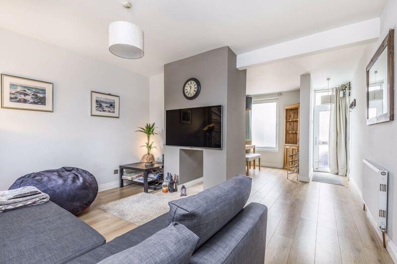 3 bed Mid Terraced House for rent in Portsmouth. From Fry & Kent - Southsea 3 bed Mid Terraced House for rent in Portsmouth. From Fry & Kent - Southsea