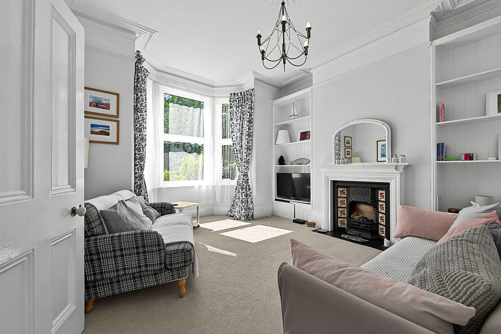 5 bed Mid Terraced House for rent in Portsmouth. From Fry & Kent - Southsea 5 bed Mid Terraced House for rent in Portsmouth. From Fry & Kent - Southsea