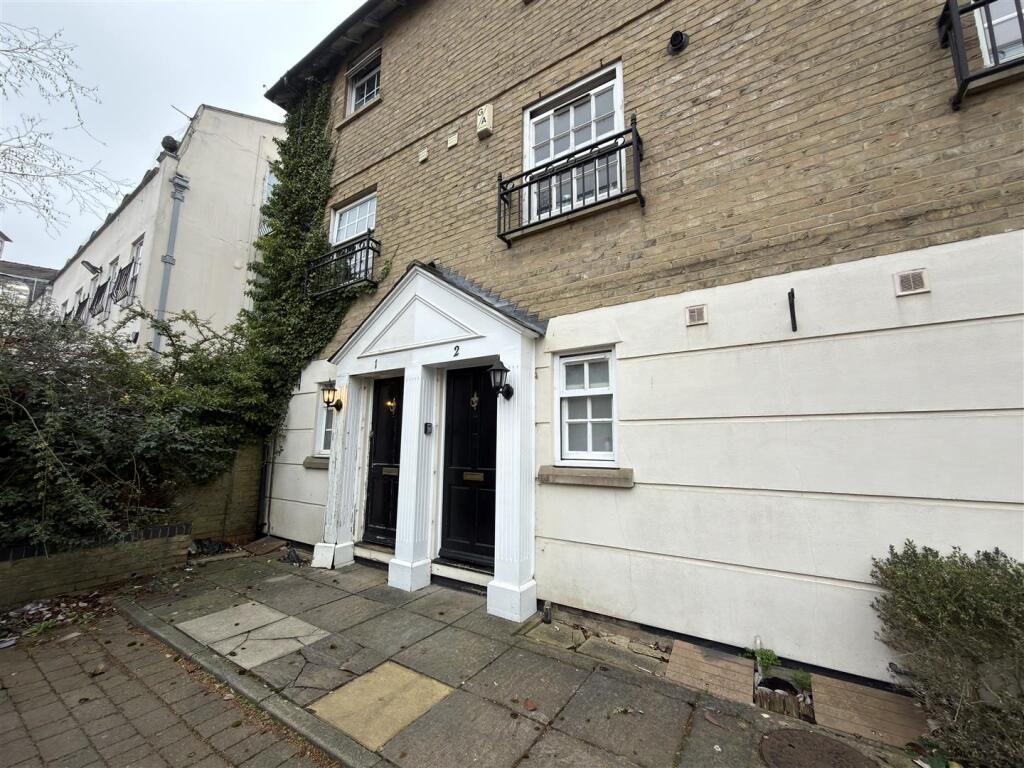 4 bed Studio for rent in Bishop's Stortford. From Future Let - Harlow