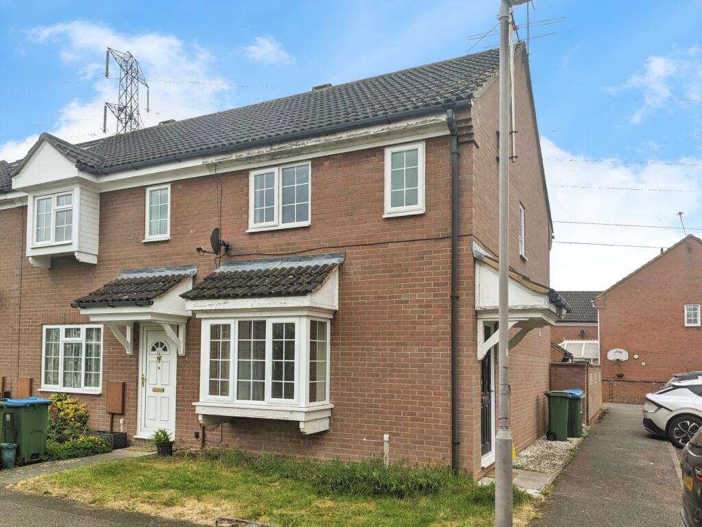 3 bed Mid Terraced House for rent in Aylesbury. From Gatekeeper - Swindon