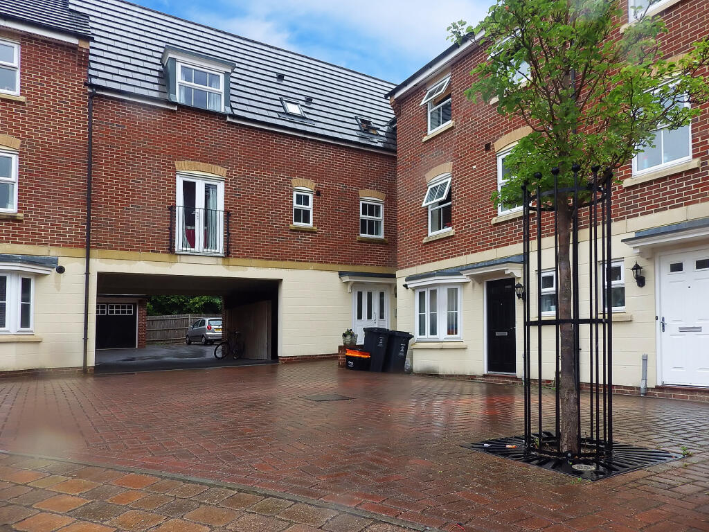 2 bed Apartment for rent in Blunsdon St Andrew. From Gatekeeper - Swindon