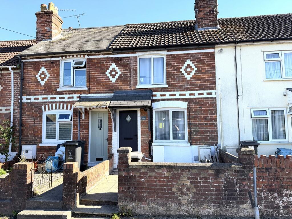 2 bed Mid Terraced House for rent in Chiseldon. From Gatekeeper - Swindon
