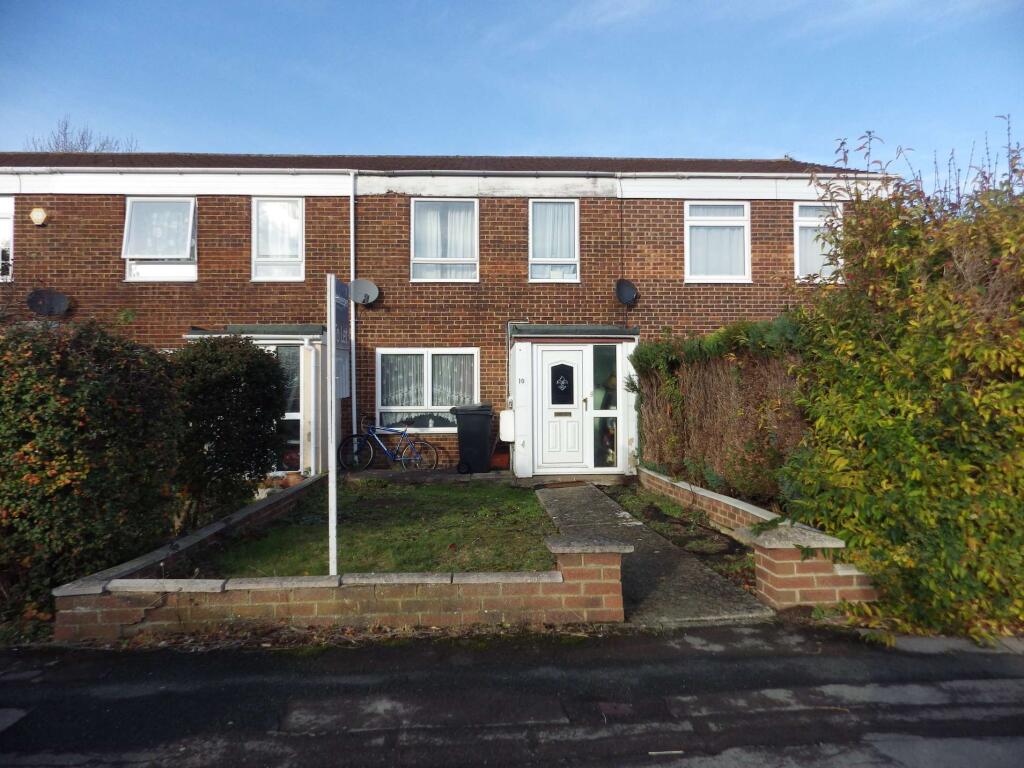 3 bed Mid Terraced House for rent in Stratton St Margaret. From Gatekeeper - Swindon