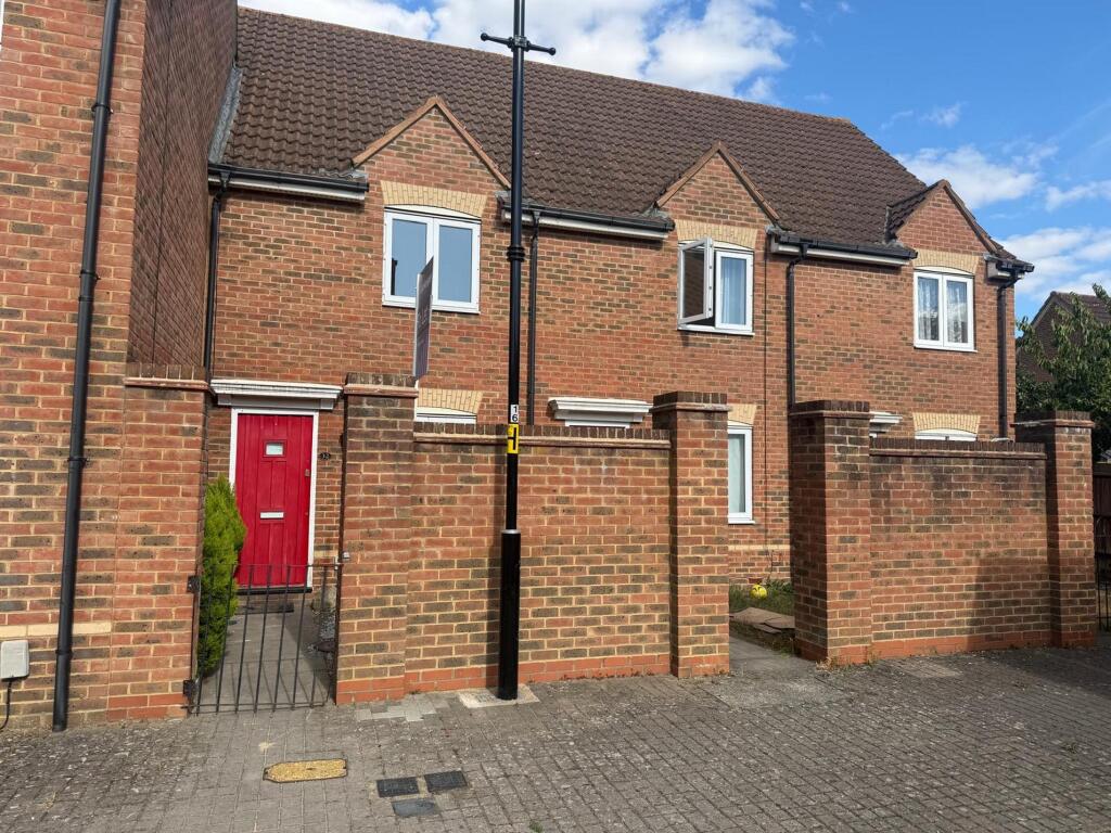 2 bed Mid Terraced House for rent in Aylesbury. From Gatekeeper - Swindon