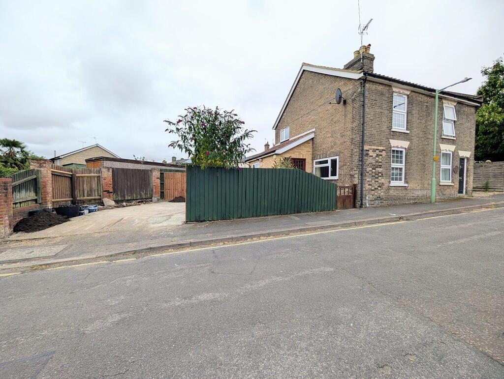 3 bed Semi Detached for rent in Stowmarket. From GD Estates - Bury St Edmunds 3 bed Semi Detached for rent in Stowmarket. From GD Estates - Bury St Edmunds
