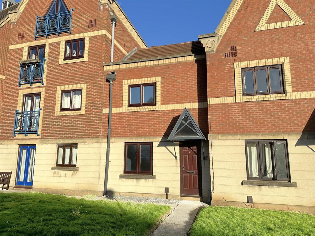 3 bed Mid Terraced House for rent in Thornaby-on-Tees. From Gowland White - Stockton-On-Tees