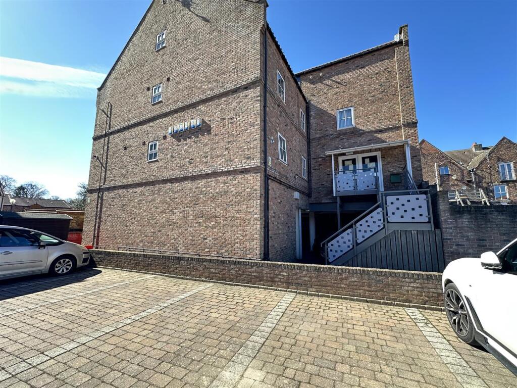 2 bed 1st Floor Flat for rent in Yarm. From Gowland White - Yarm