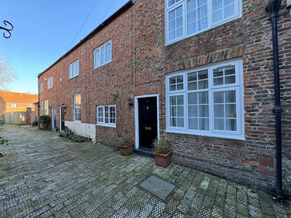 2 bed Mid Terraced House for rent in Yarm. From Gowland White - Yarm