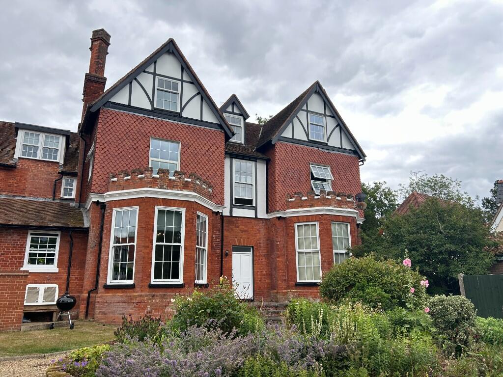 1 bed House (unspecified) for rent in Finchingfield. From Gray & Co - Great Bardfield