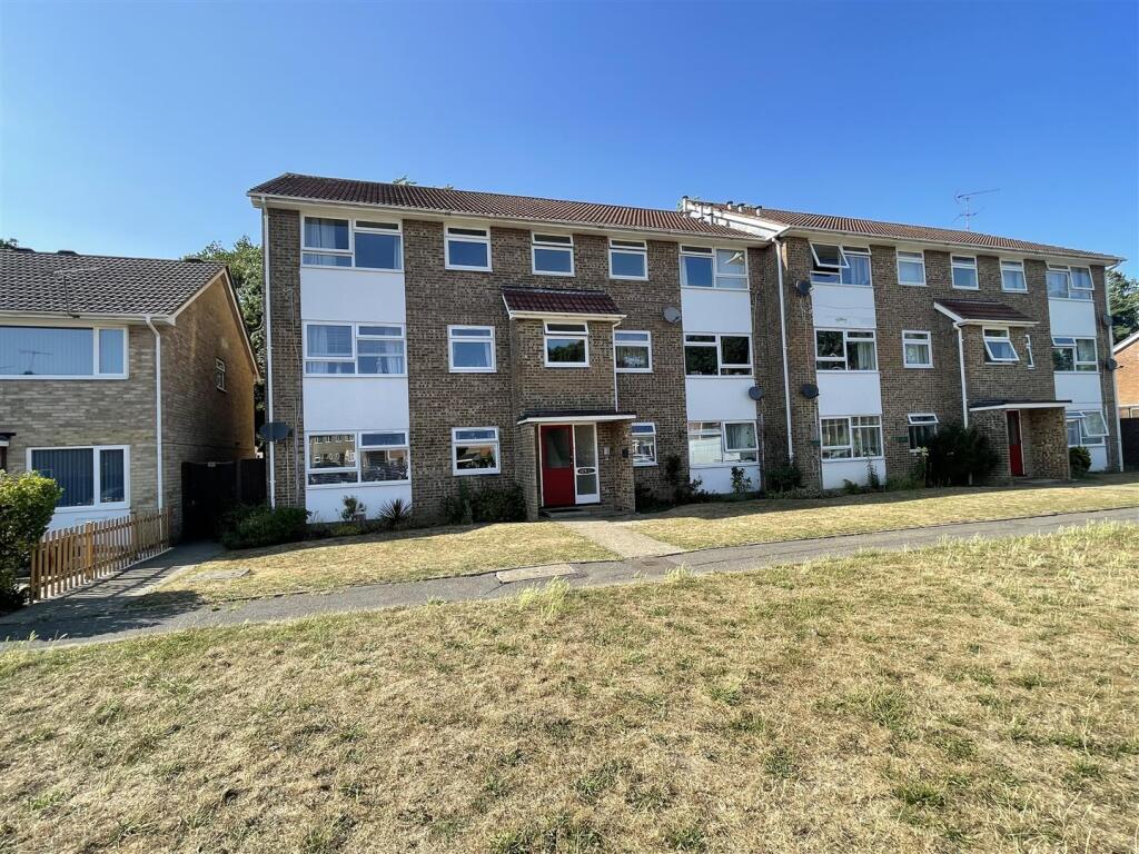 2 bed Apartment for rent in Poole. From Greys Estate Agents - Upton