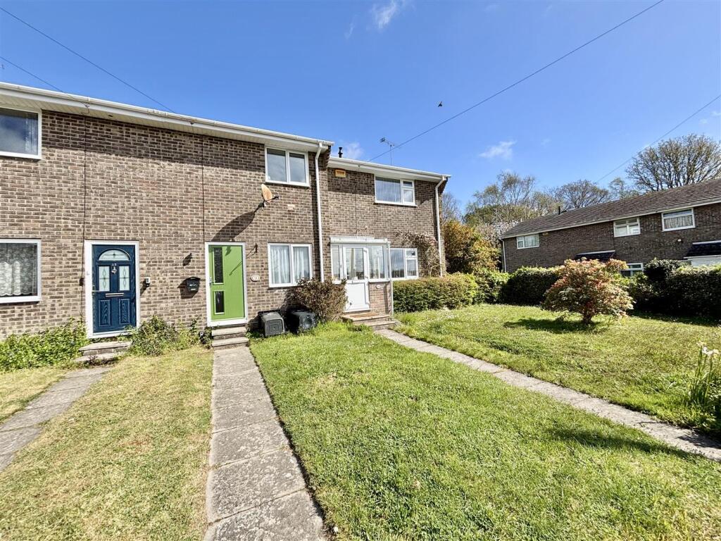 2 bed Mid Terraced House for rent in Upton. From Greys Estate Agents - Upton