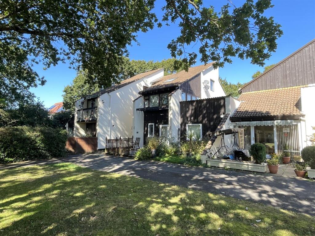 3 bed Annexe for rent in Upton. From Greys Estate Agents - Upton