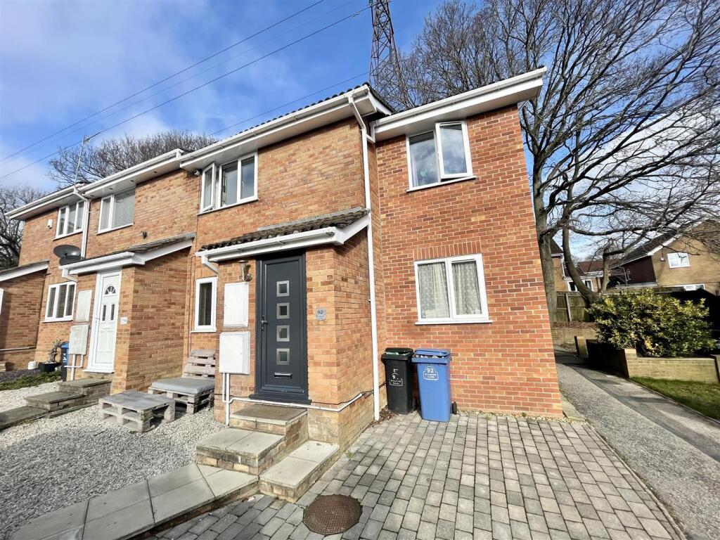 3 bed End of Terrace for rent in Upton. From Greys Estate Agents - Upton