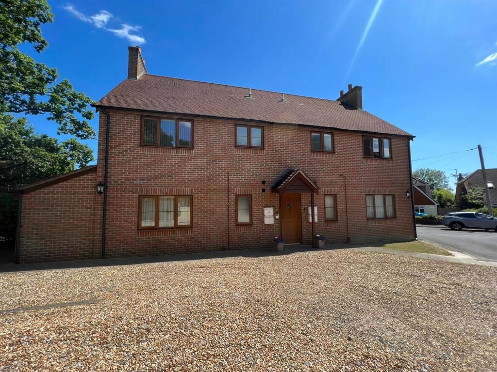 1 bed 1st Floor Flat for rent in Upton. From Greys Estate Agents - Upton