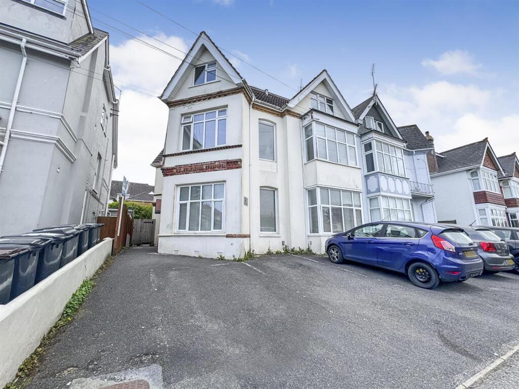 2 bed Apartment for rent in Bournemouth. From Greys Estate and Letting Agents - Poole