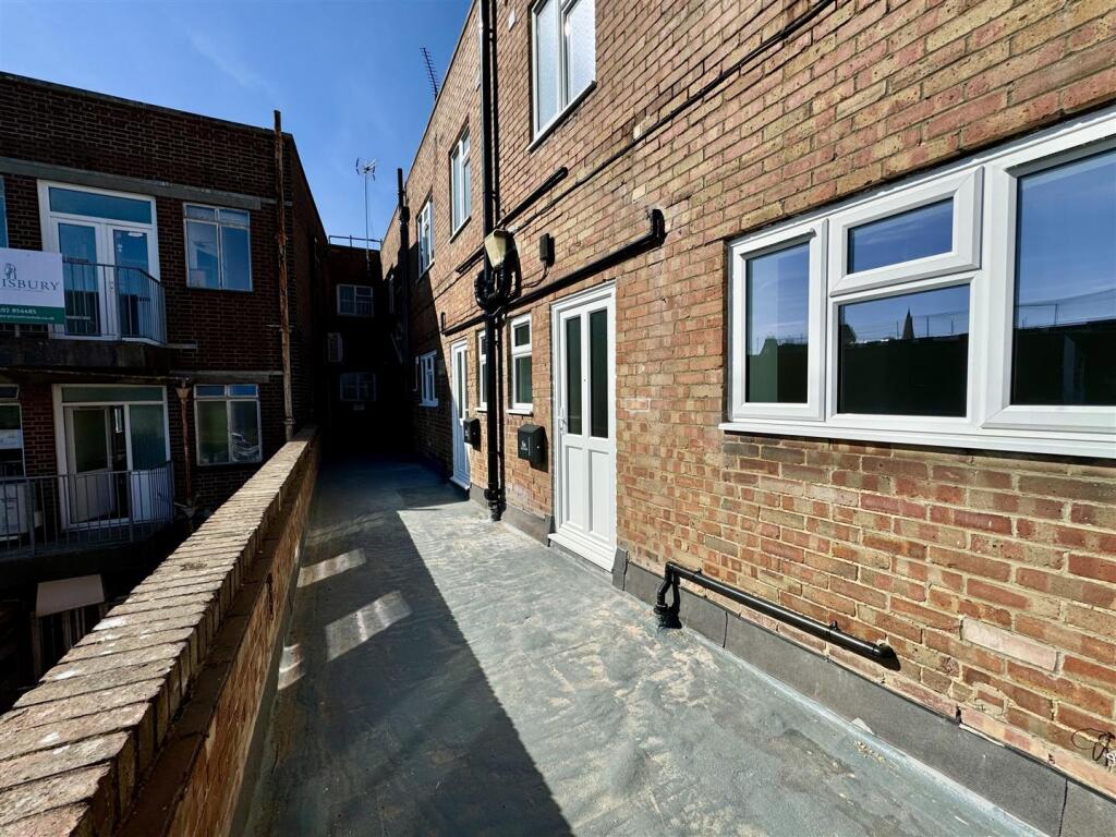 3 bed Annexe for rent in Poole. From Greys Estate and Letting Agents - Poole