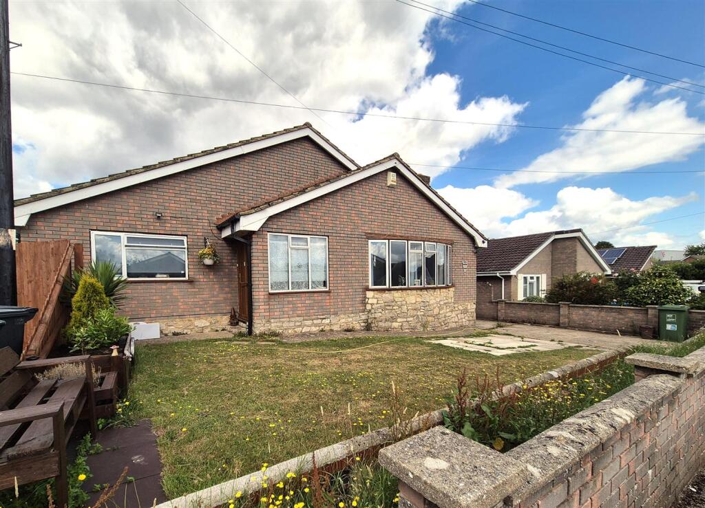 2 bed Detached bungalow for rent in Poole. From Greys Estate and Letting Agents - Poole