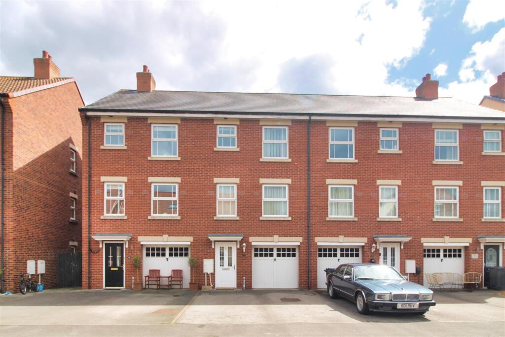 4 bed Mid Terraced House for rent in Merrybent. From GSC Grays - Farm Agency 4 bed Mid Terraced House for rent in Merrybent. From GSC Grays - Farm Agency